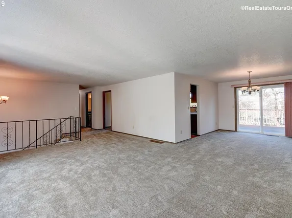 139 Woodfield Ct, Oregon City, OR 97045