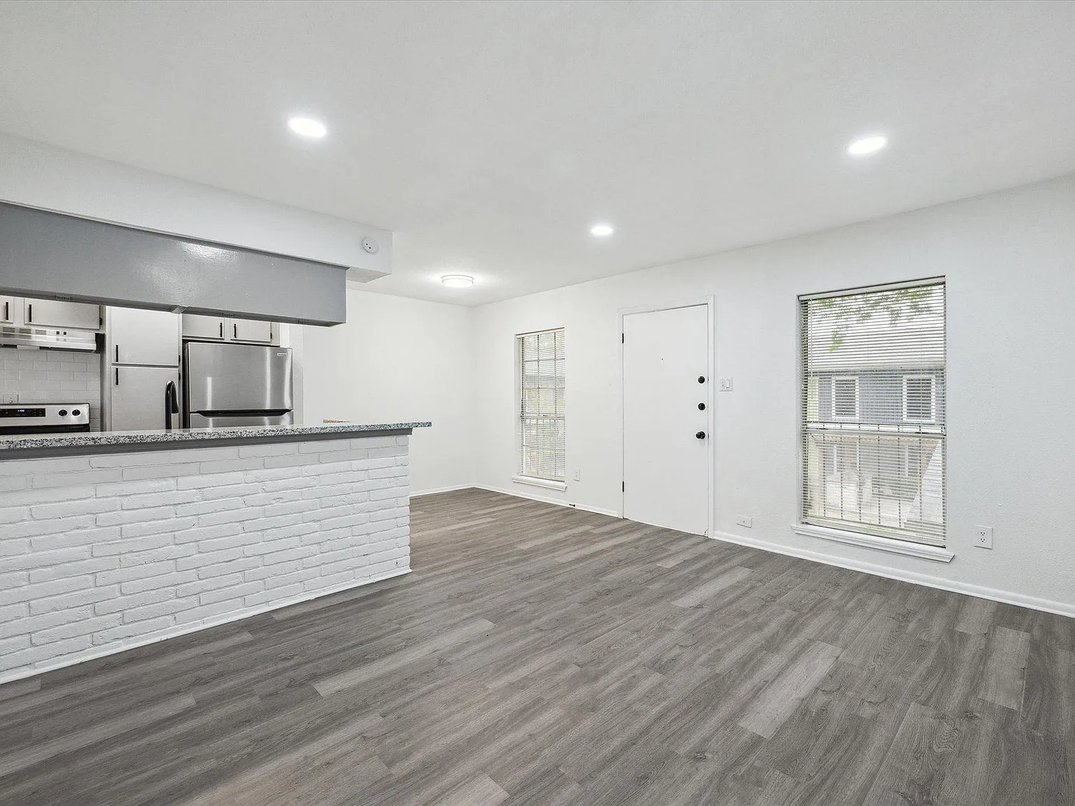 7500 Highcrest Dr — Photo 3