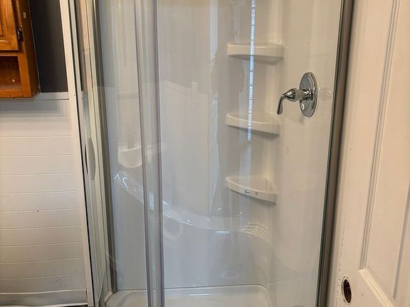 2nd image of 208-210 McClure St #2