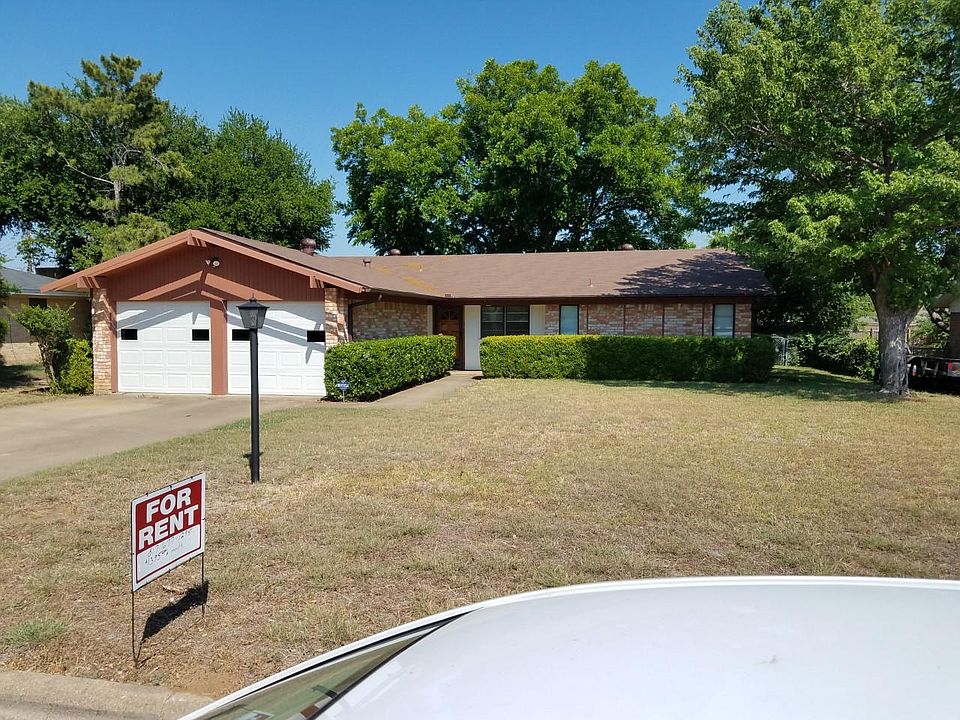 1st image of 1305 Cozby St E