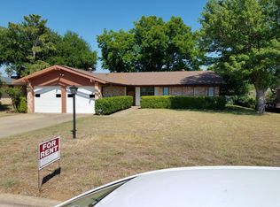 1305 Cozby St E, Benbrook, TX 76126