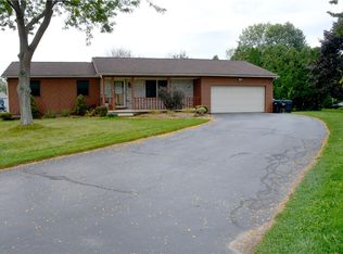 21 Overlook Trl, Rochester, NY 14612