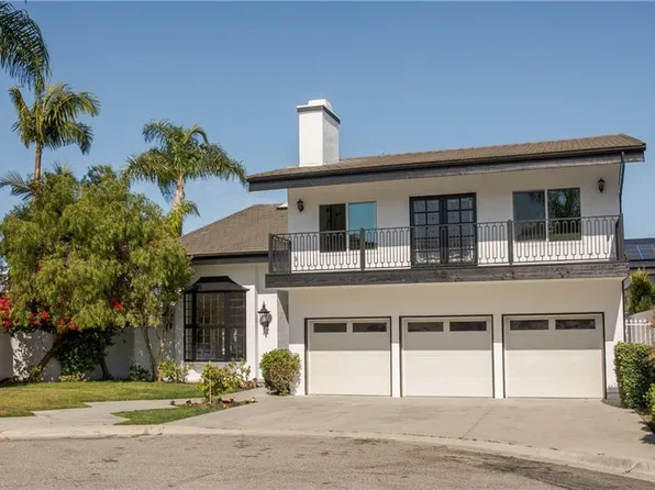 17182 Hillside Cir, Huntington Beach, CA 92649