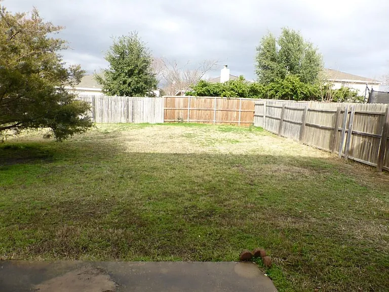 1572 Crown View Dr — Photo 19