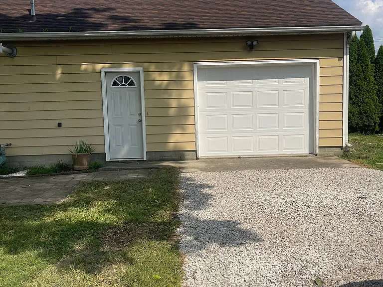 373 W Church St — Photo 14