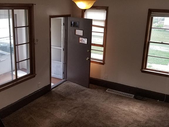 5th image of 5434 Flowerdale Ave