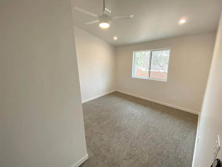 100 W Hummingbird Ln — Photo 13