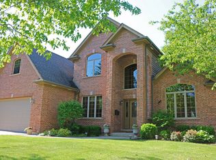 351 W Glade Rd, Palatine, IL 60067