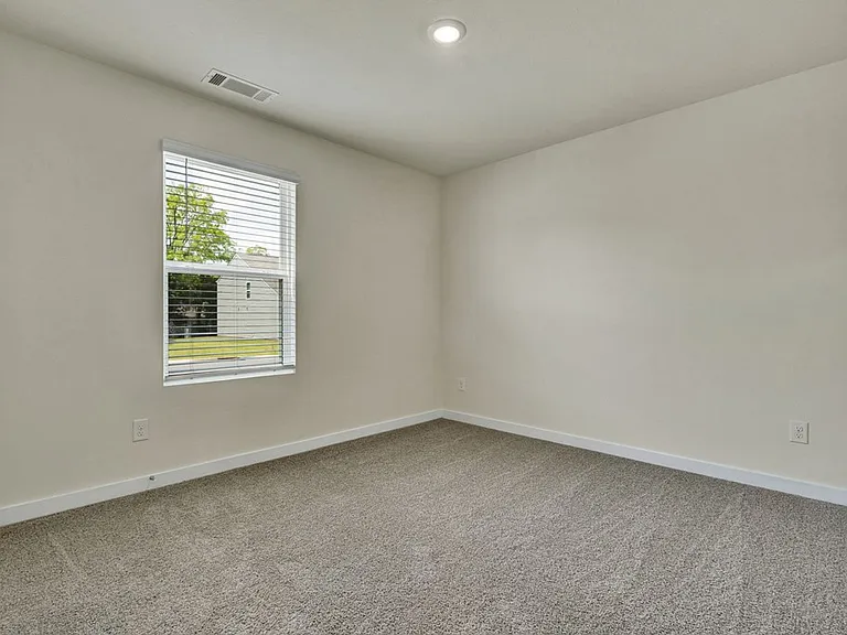 576 Fox Den Cir — Photo 18