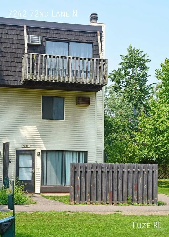 Building Photo - 7242 72nd Ln N
