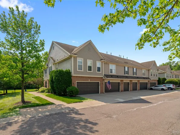 2065 Pinecroft Dr, Canton, MI 48188