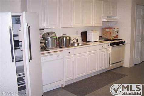 5th image of 9051 Saint Ives Dr #189