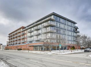 101 Curry Ave Unit 210, Royal Oak, MI 48067