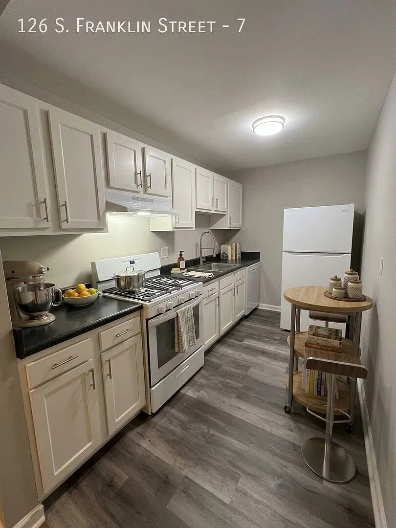 Newly Renovated 2 bedroom in Delaware! — Photo 3