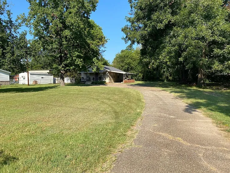 504 Higginbotham Rd — Photo 20