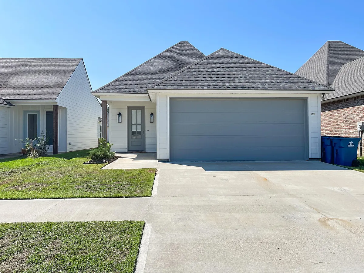 Building Photo - 230 Alpine Dr