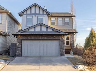 59 N Cortina Way SW, Calgary, AB T3H 0B6