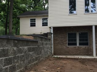 330 N Oakwood Dr, Albion, IN 46701