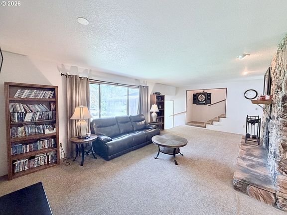 5th image of 2089 NW Sunberry Dr