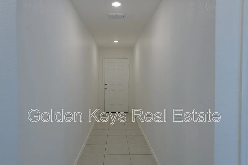 3 bed, 2.0 bath, 1534 sqft, $1,950 — Photo 3