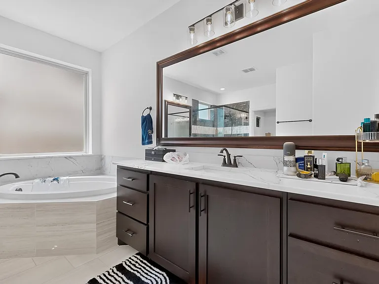 2905 Emerald Trace Dr — Photo 33