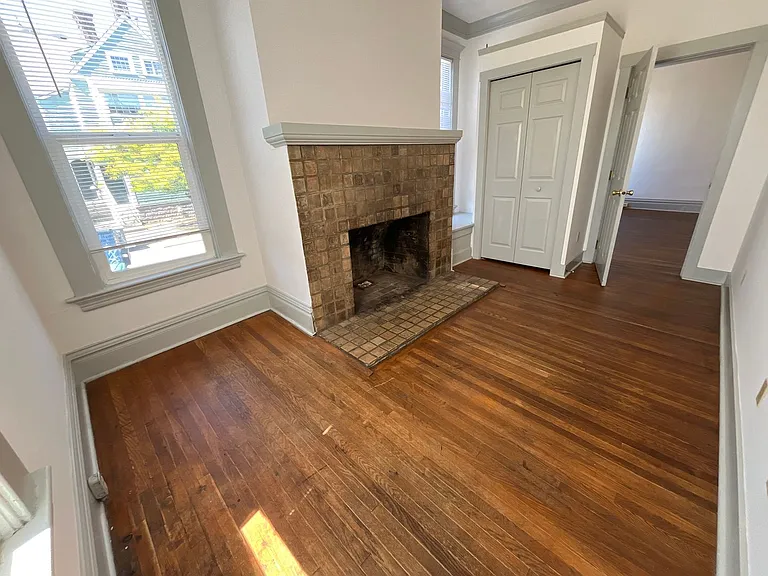 511 E Chestnut St — Photo 20