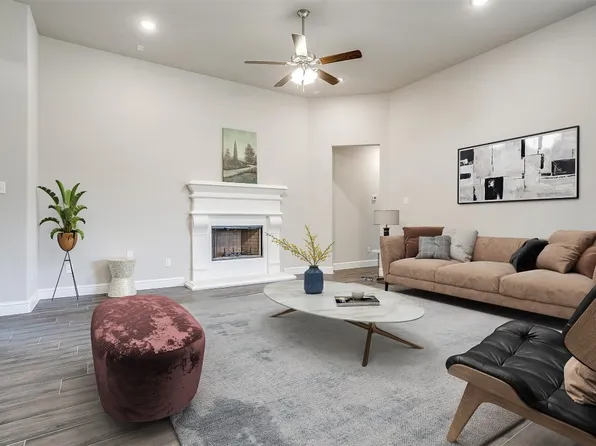 713 Hackamore St, White Settlement, TX 76108