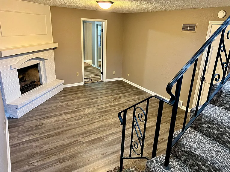 2342 S Crysler Ave — Photo 11