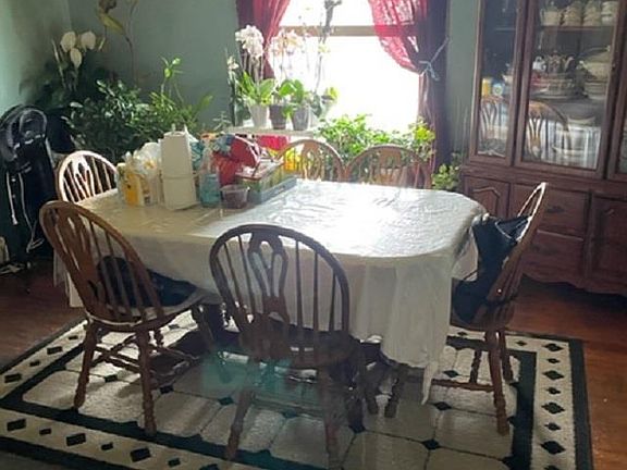 3rd image of 1712 Woodlawn Ave
