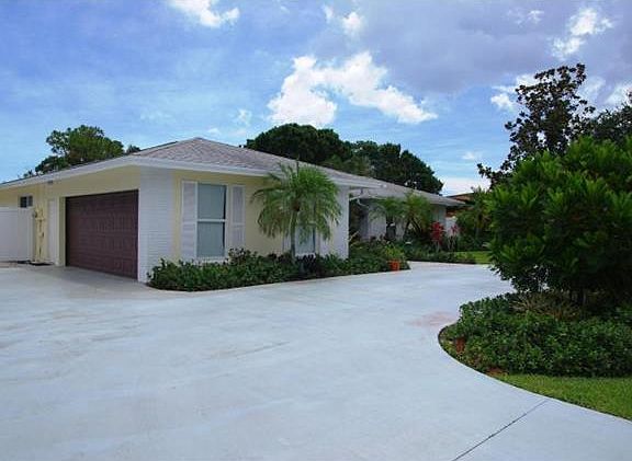 2nd image of 254 Golfview Dr