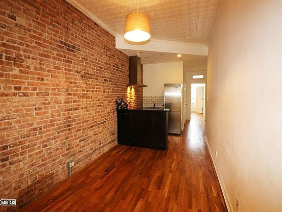 5th image of 179 Irving Ave APT 2L