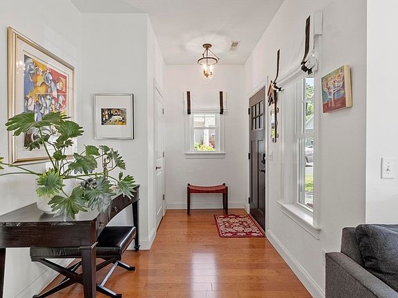 4th image of 6 Sea Spray Ln #6