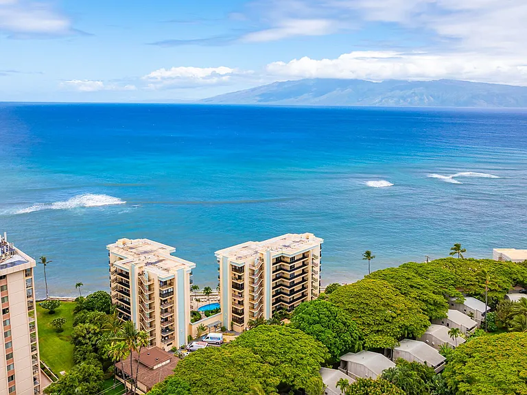 Lower Honoapiilani Rd — Photo 45