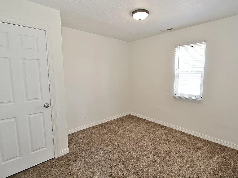 1119 Lincoln Ave — Photo 16