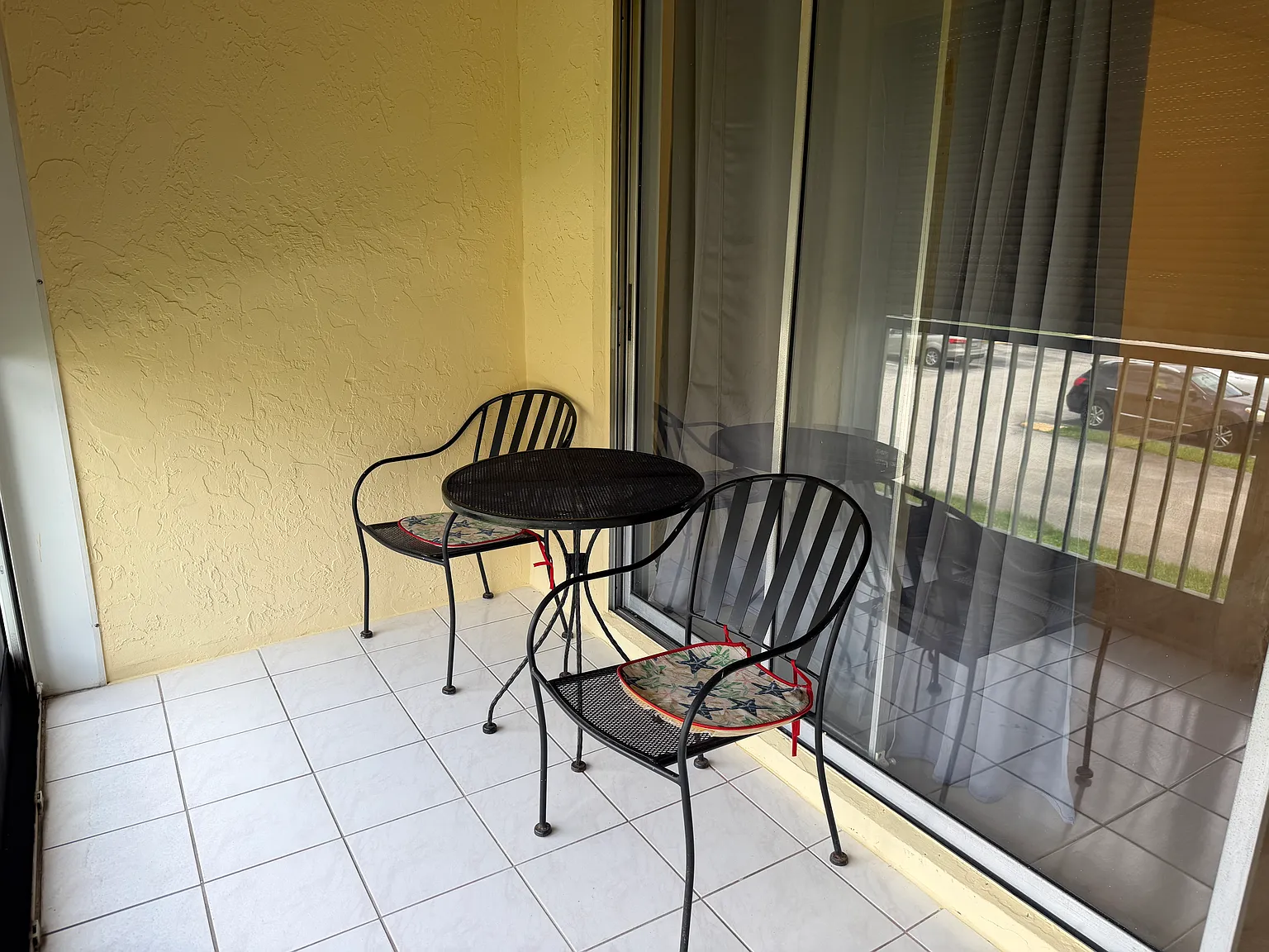 2 bed, 1070 sqft, $2,500 — Photo 4