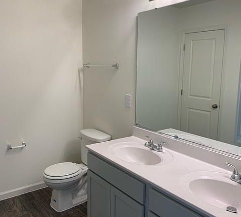 3rd image of 3907 Bissett Way