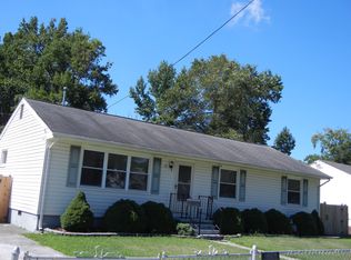 27 Leicester Ter, Hampton, VA 23666