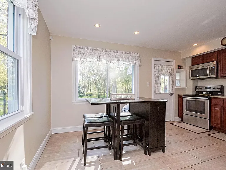 230 Filbert Ave — Photo 13