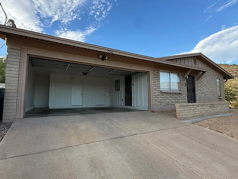 1502 W Shangri La Rd #1 — Photo 13