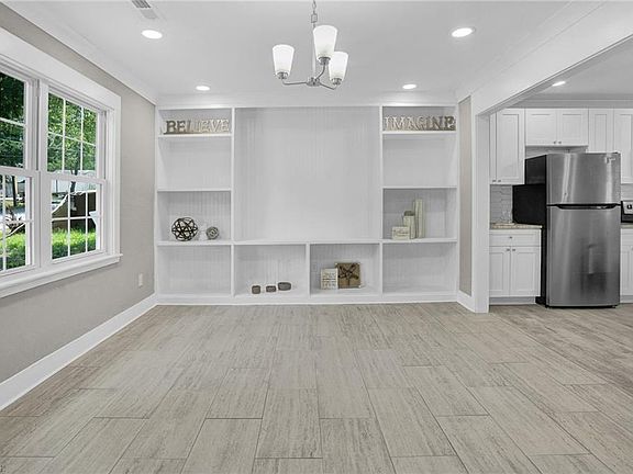 2nd image of 4105 Peterson Ave