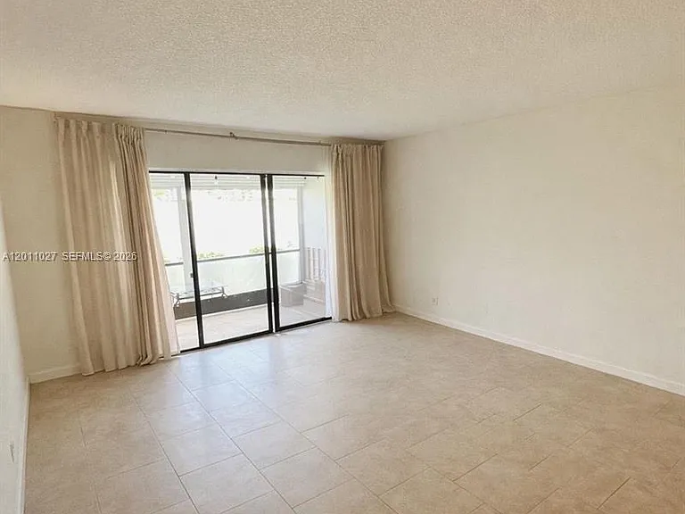 1110 Green Pine Blvd #C1 — Photo 2