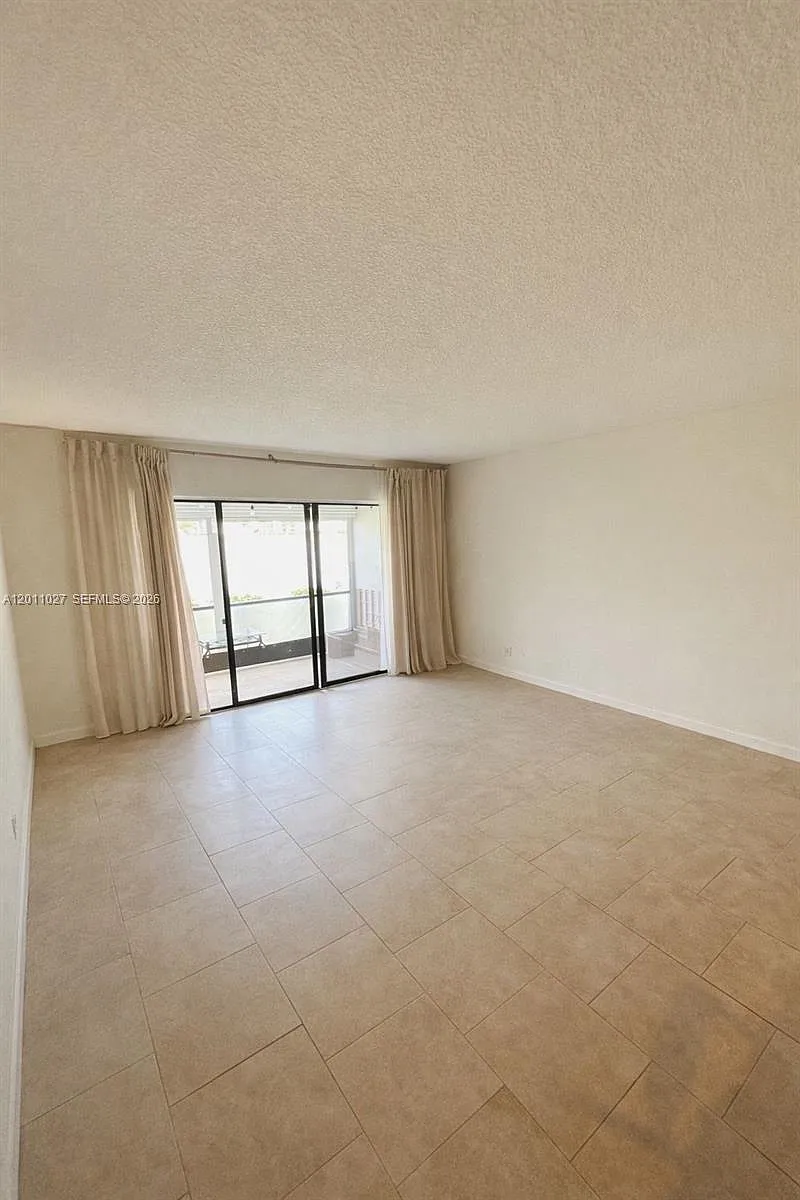 Building Photo - 1110 Green Pine Blvd #C1