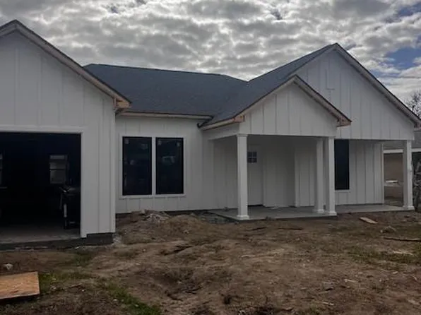 414 Spruce St, Norco, LA 70079