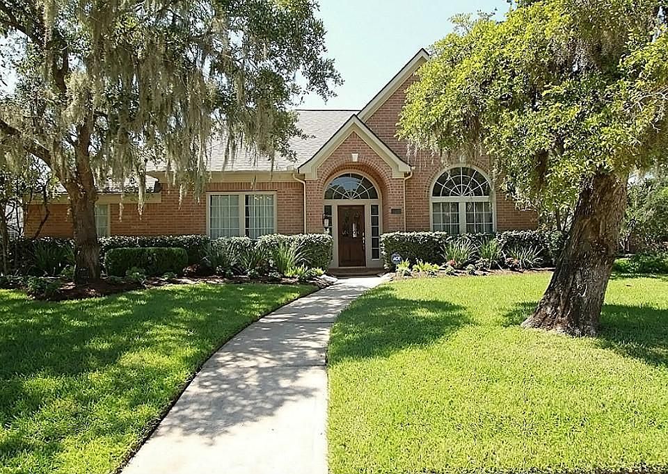 1st image of 7702 Shady Way Dr