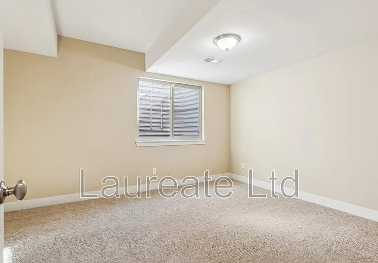 5438 Valentia St — Photo 29