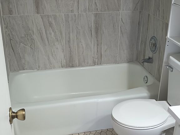 4th image of 7100 176th St APT 302