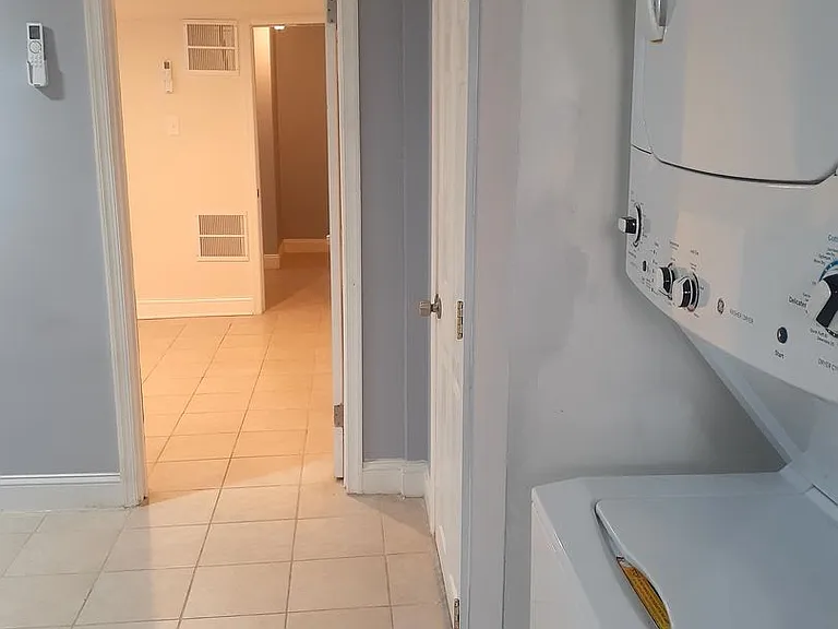 144 Webster St NE — Photo 18
