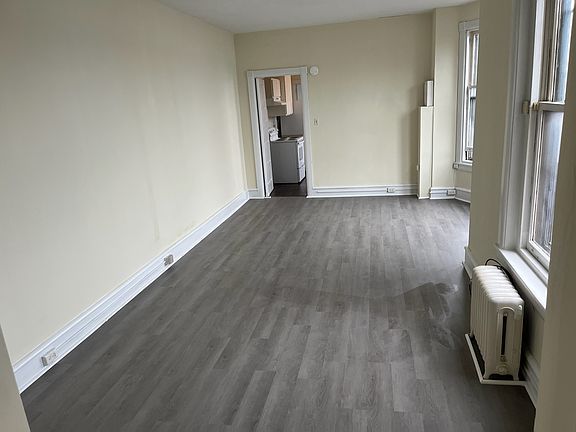 4th image of 352 Penn St APT 5