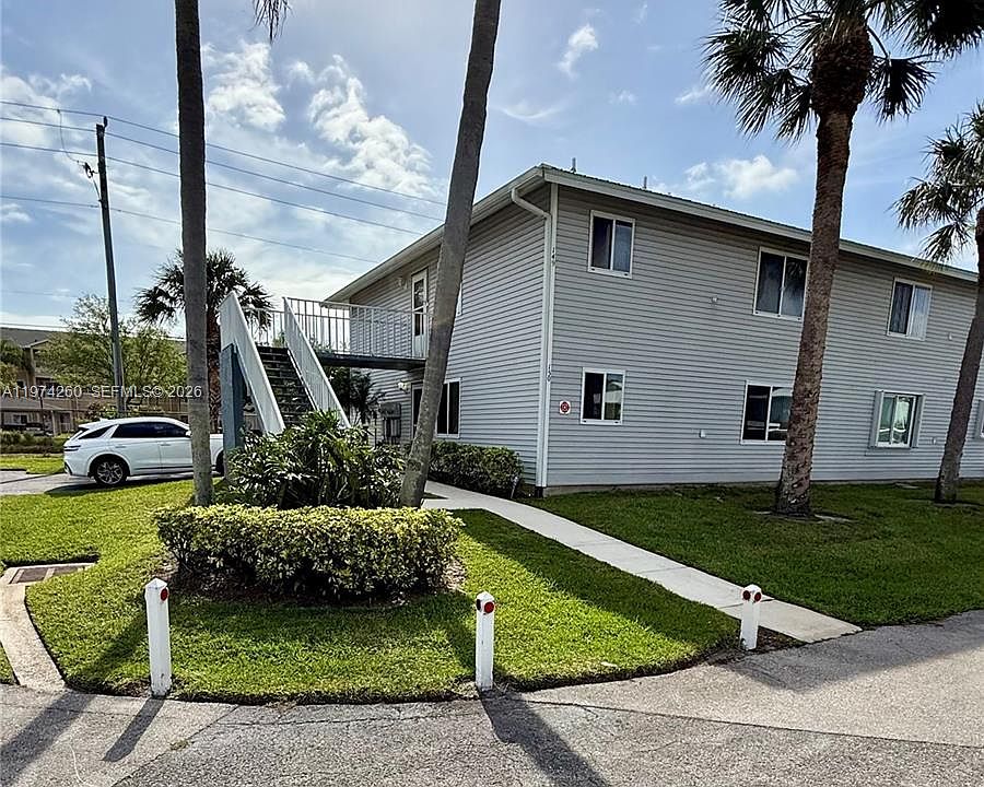 1st image of 150 SE Village Dr #150