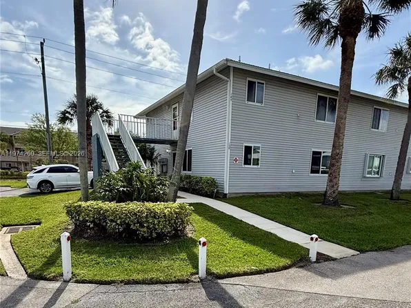 150 SE Village Dr #150, Pt Saint Lucie, FL 34952